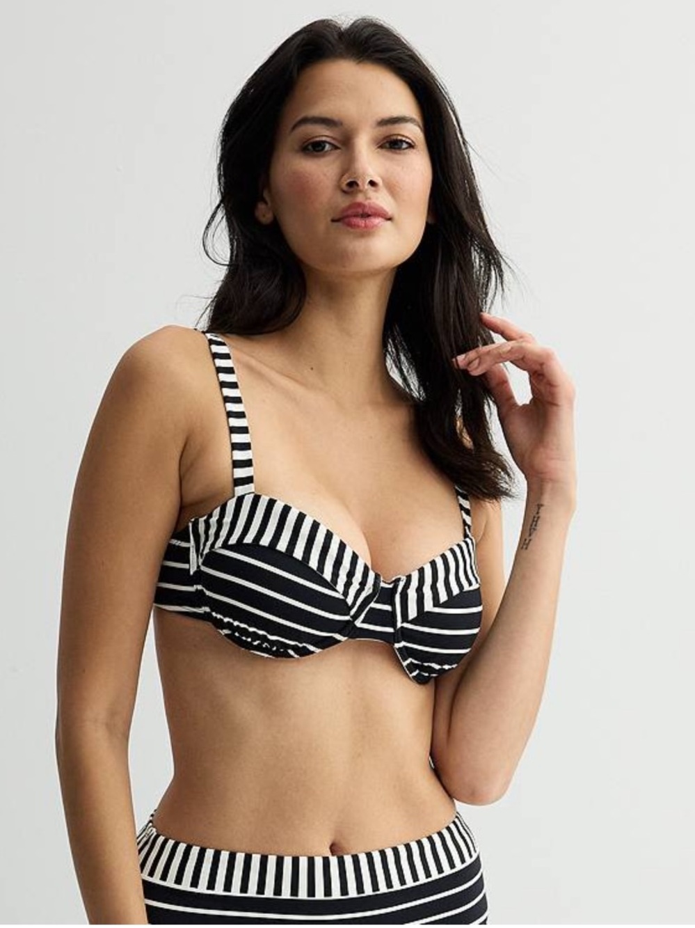 Freshwater Black and White Stripes Underwire Bra Swim Top size medium